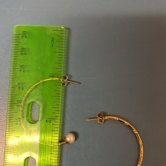 Vintage Elegant Gold Hoop Earrings with Pearl Accents - Picture 8 of 12